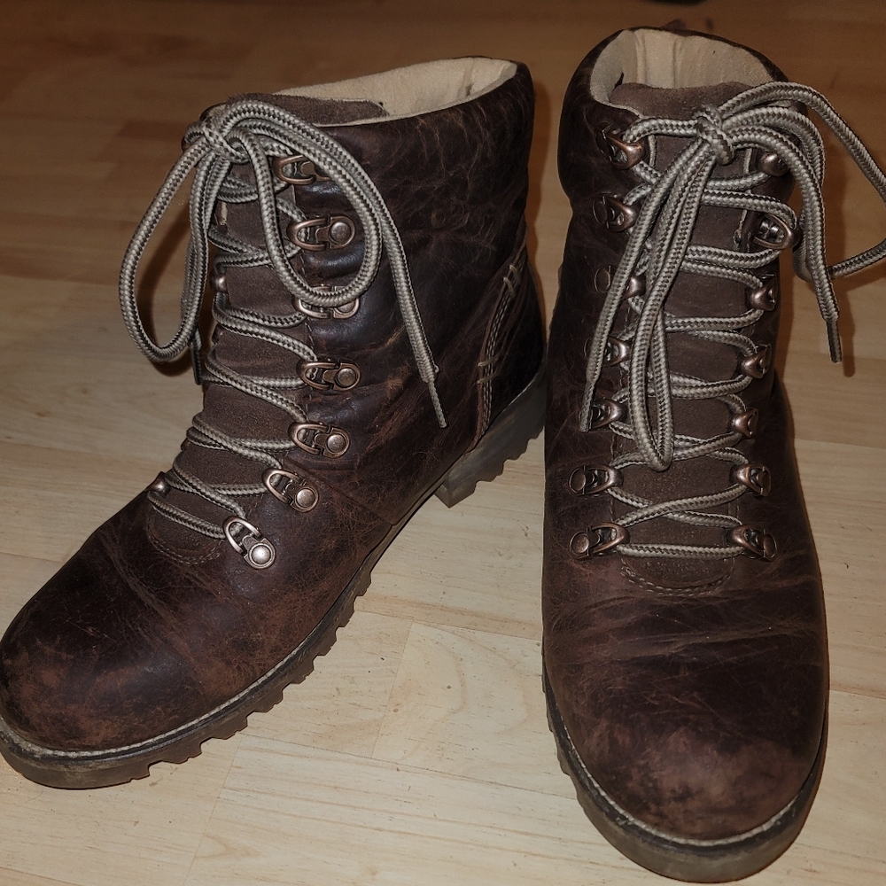 Kodiak Fernie Brown Leather Hiking Boots